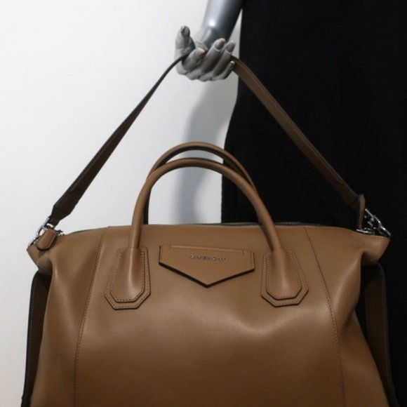 Givenchy Antigona Soft Medium Satchel - Picture 2 of 11